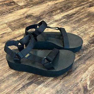 TEVA flatform universal sandal